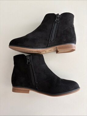 Cat & Jack toddler girls Black Suede Ankle Boots with Side Zip 11